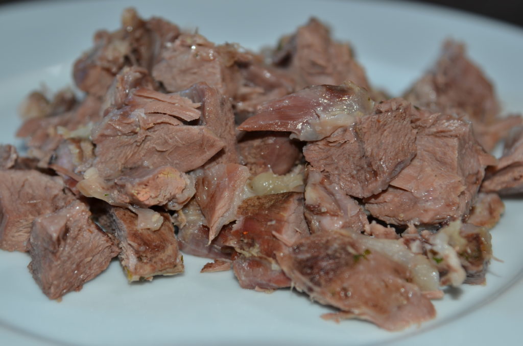 нарезанное для супа вареное мясо (говядина)