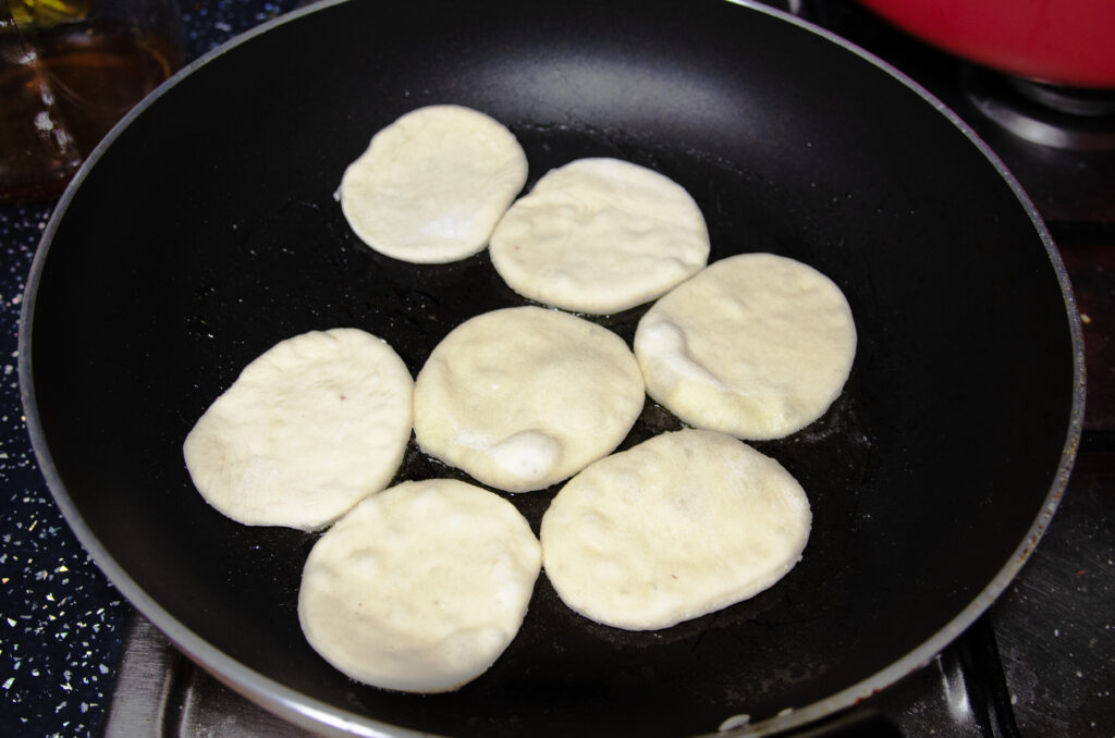Moroccan pan-fried flatbreads
марокканские лепешки на сковороде